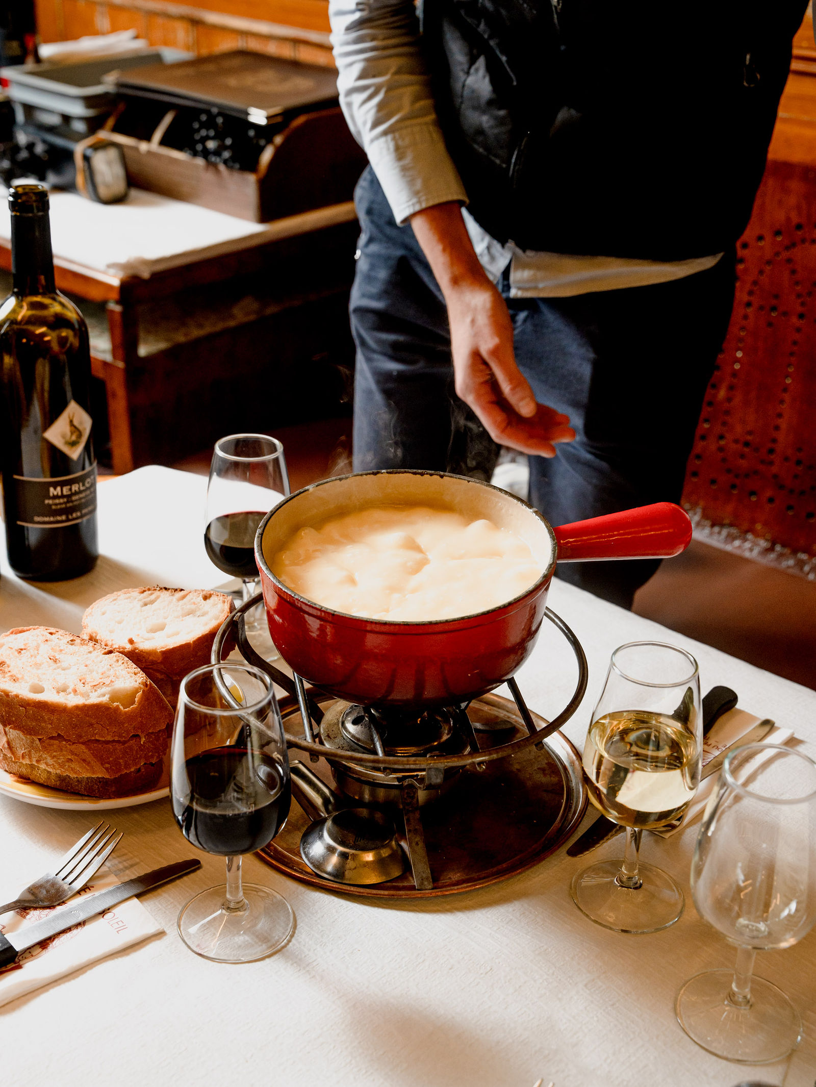 Fondue moitié-moitié servie au Café du Soleil